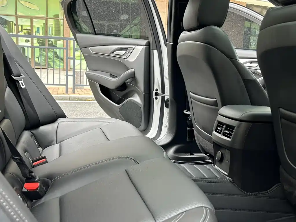 Cadillac CT5 — миниатюра 15