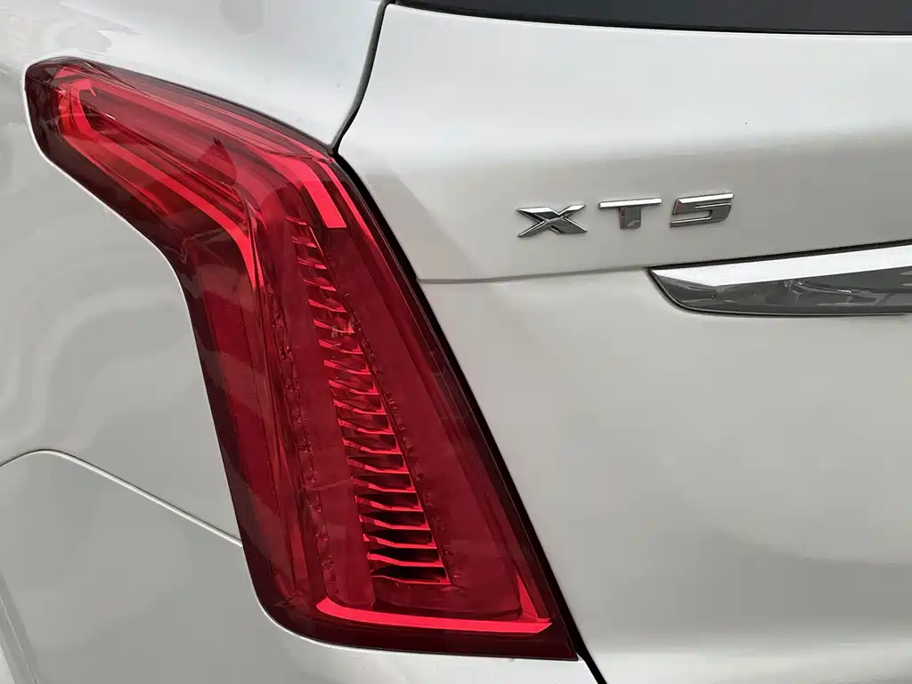 Cadillac XT5 — миниатюра 16