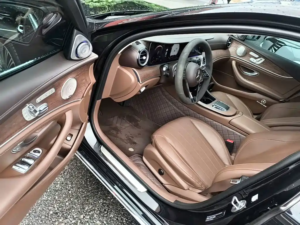 Mercedes-Benz E-Class — миниатюра 16
