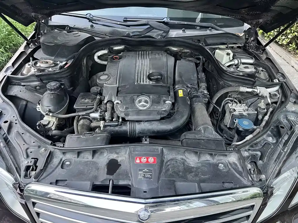 Mercedes-Benz E-Class — миниатюра 8