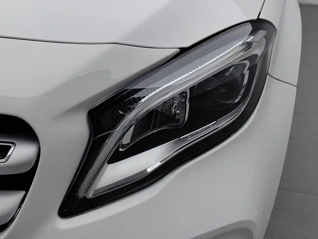 Mercedes-Benz GLA — миниатюра 7