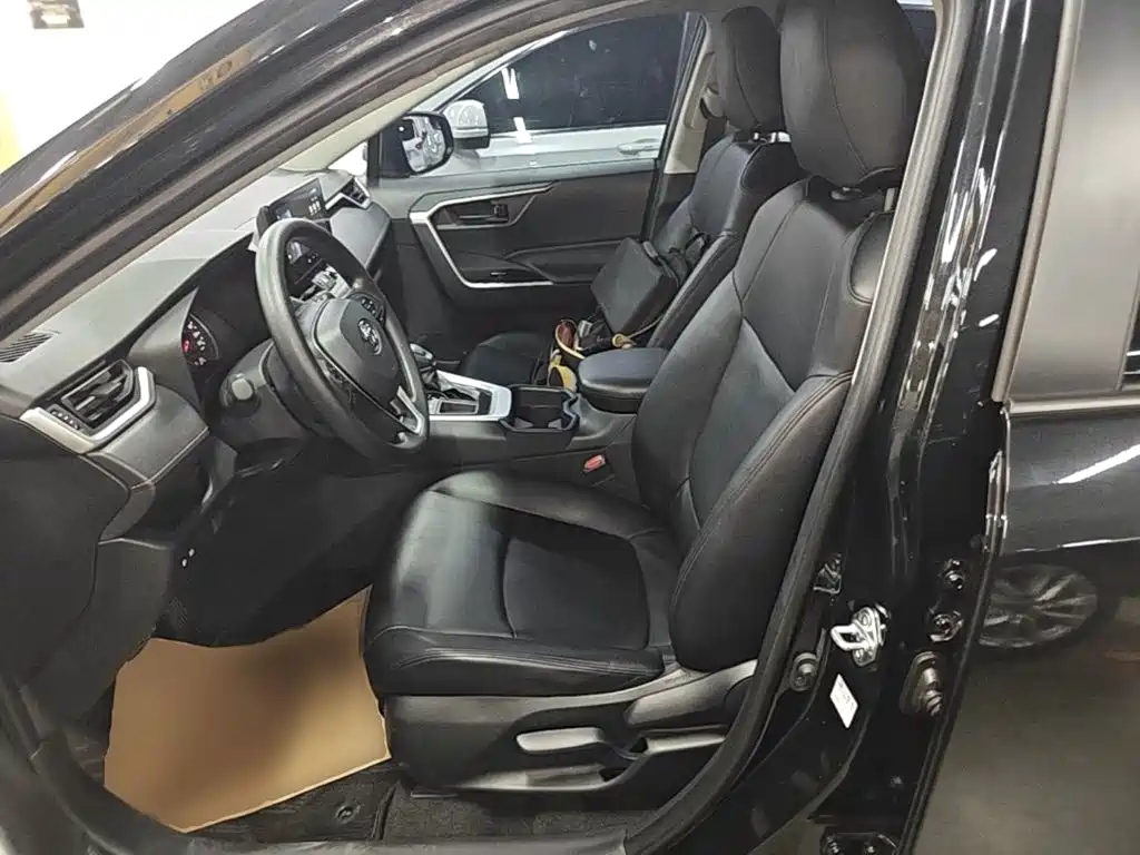 Toyota RAV4 — миниатюра 15