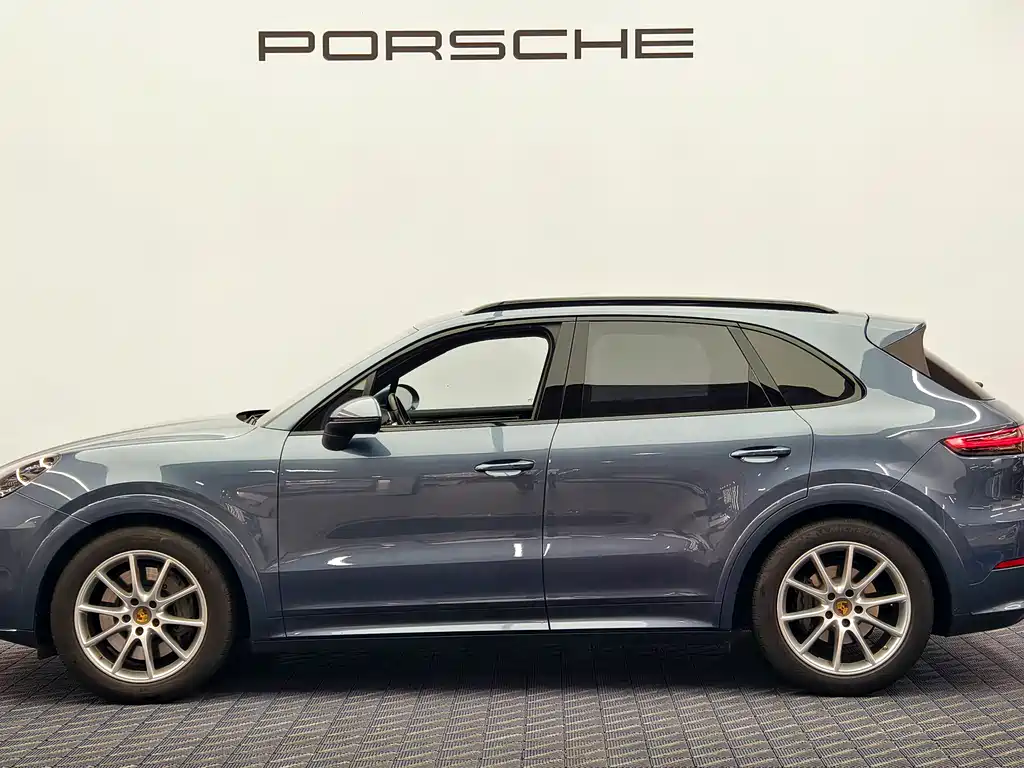 Porsche Cayenne — миниатюра 3