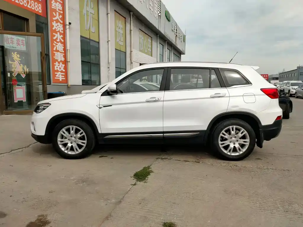 CHANGAN CS75