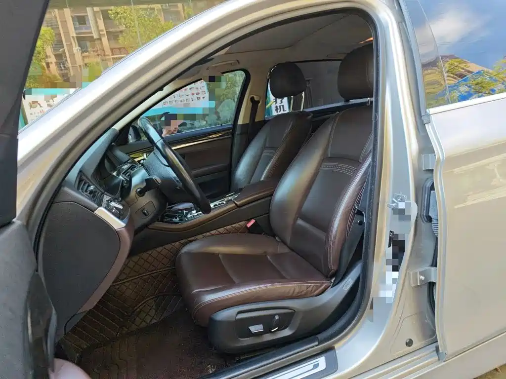 BMW 5 Series — миниатюра 11