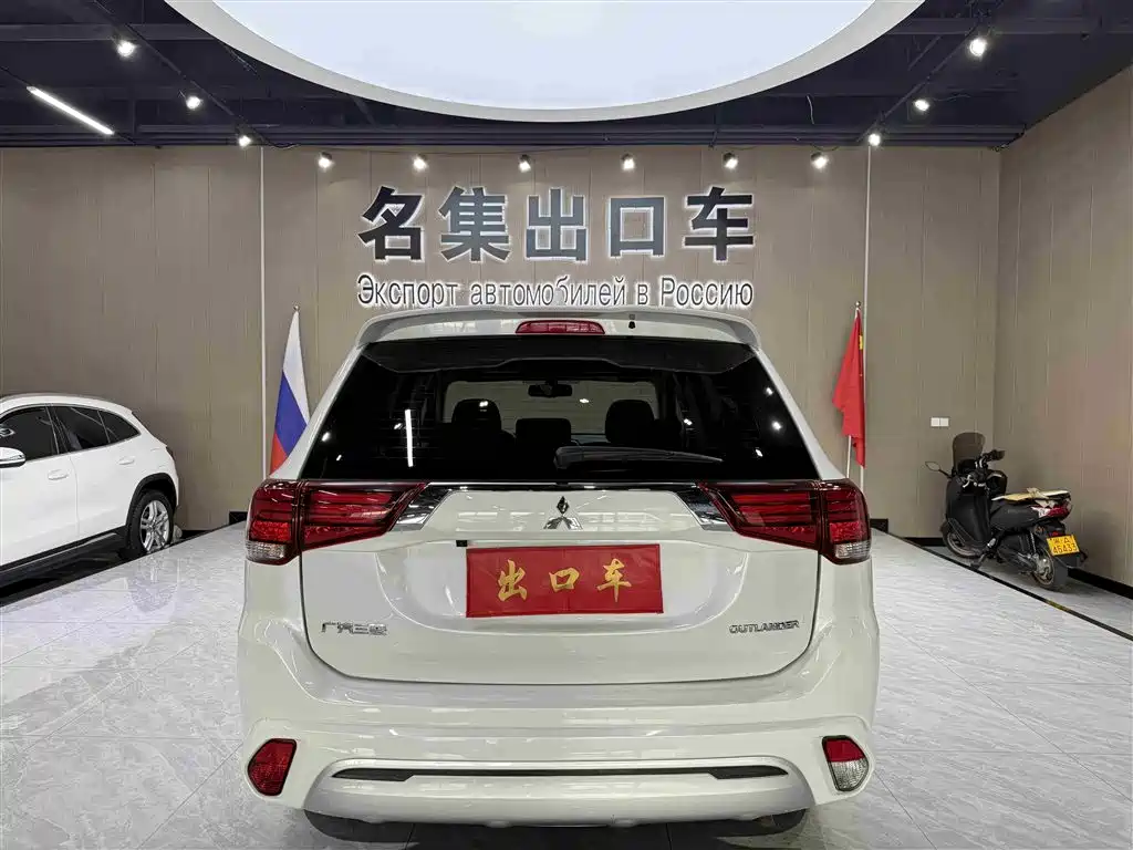 MITSUBISHI OUTLANDER