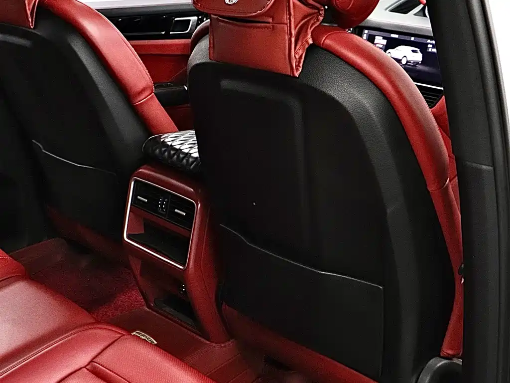 Porsche Cayenne — миниатюра 17