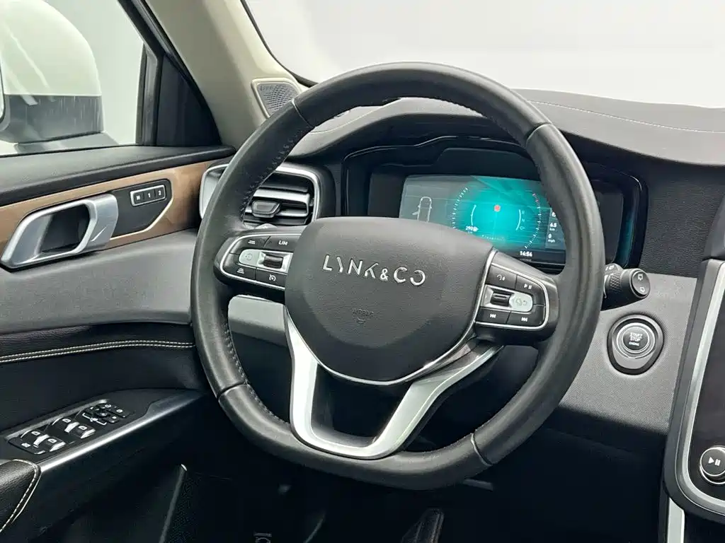 Lynk & Co 01 — миниатюра 20