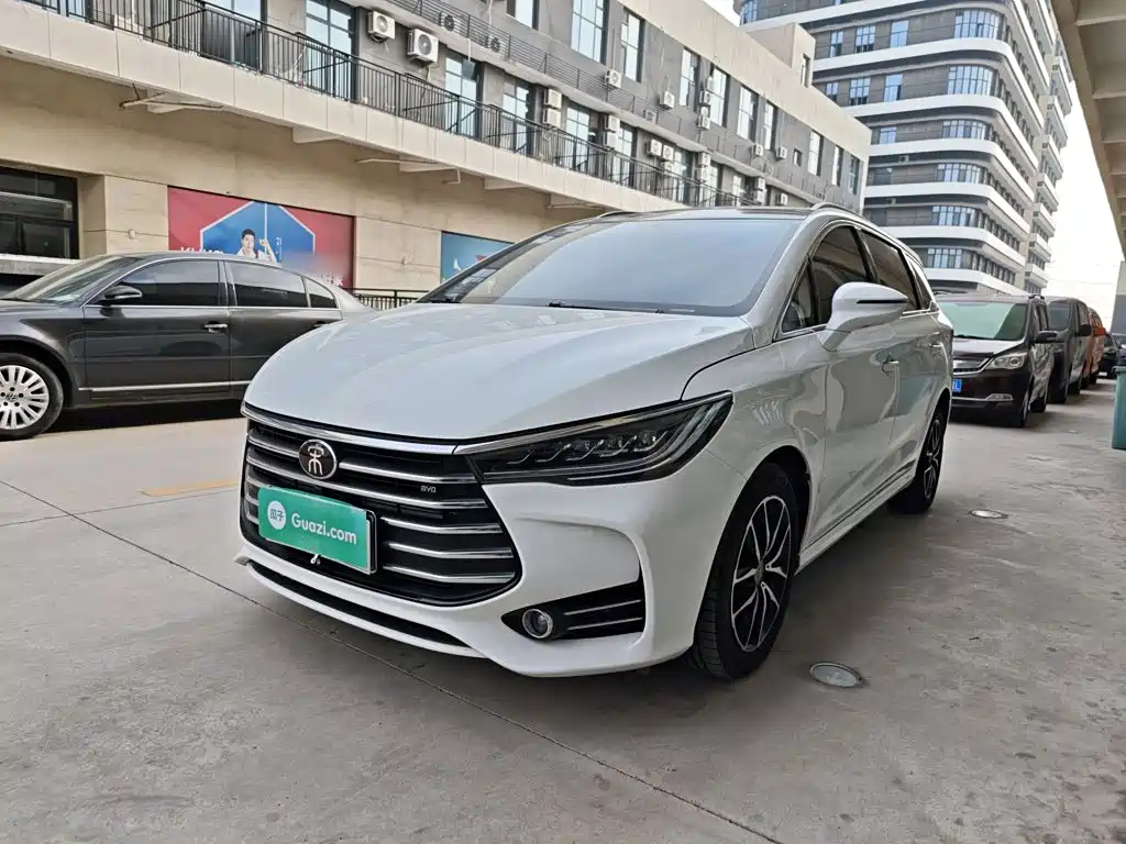 BYD MAX — миниатюра 2