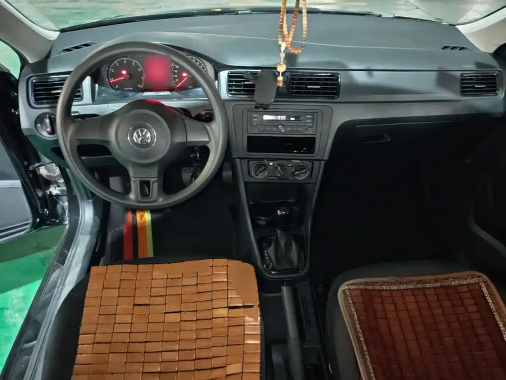 Volkswagen Santana — миниатюра 10