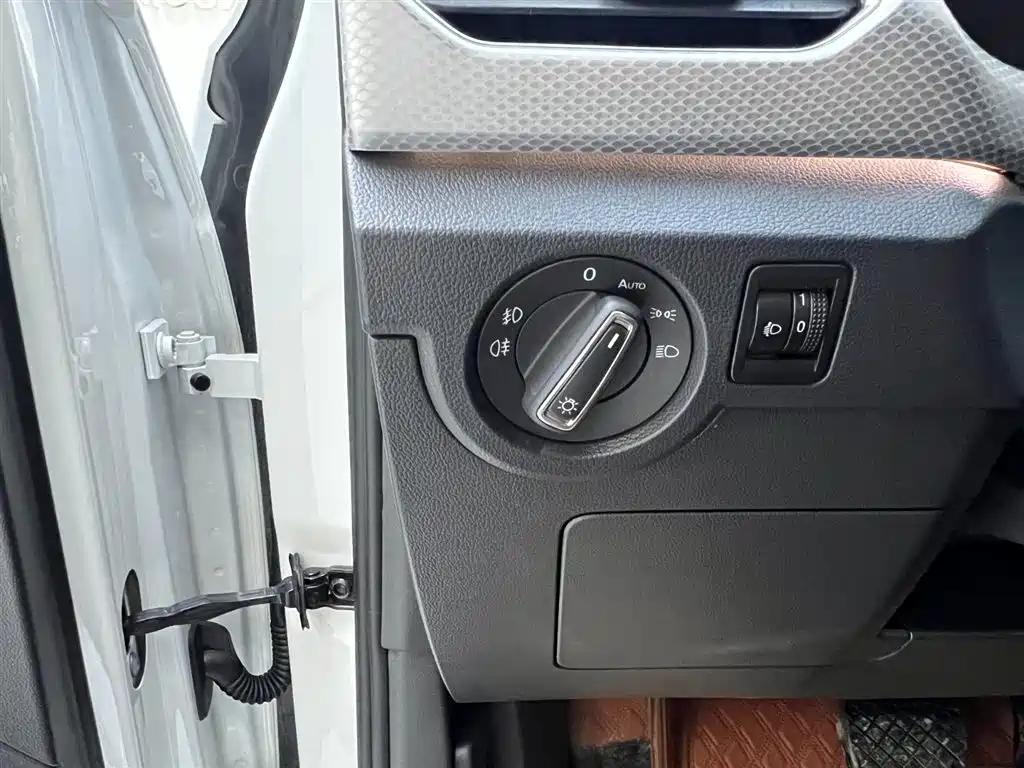 VOLKSWAGEN EXPLORING THE SHADOW