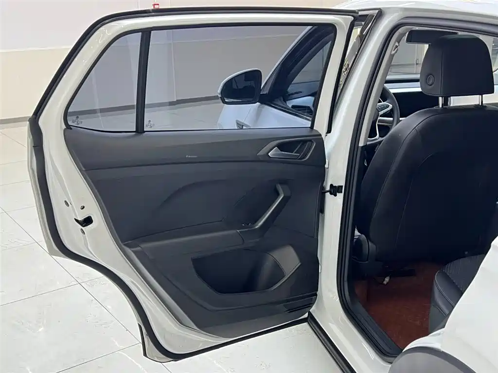 VOLKSWAGEN EXPLORING THE SHADOW