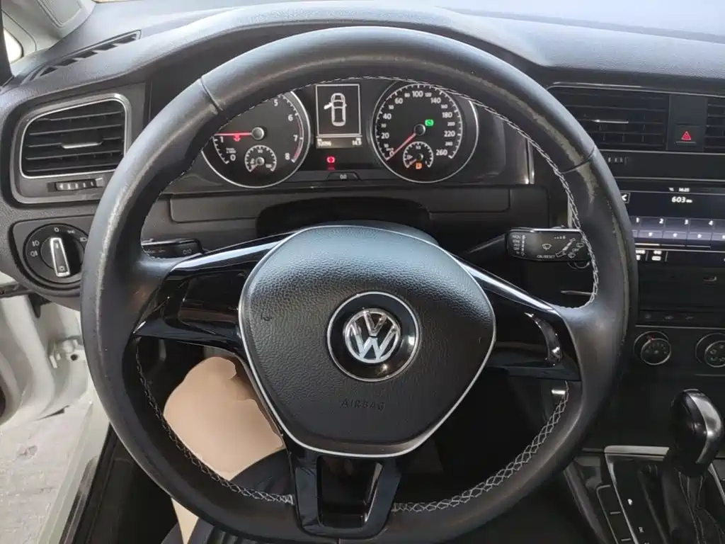 Volkswagen Golf — миниатюра 11