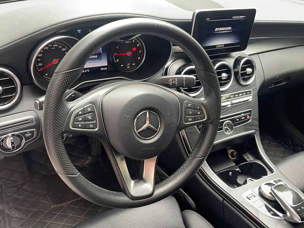 Mercedes-Benz C-Class — миниатюра 3