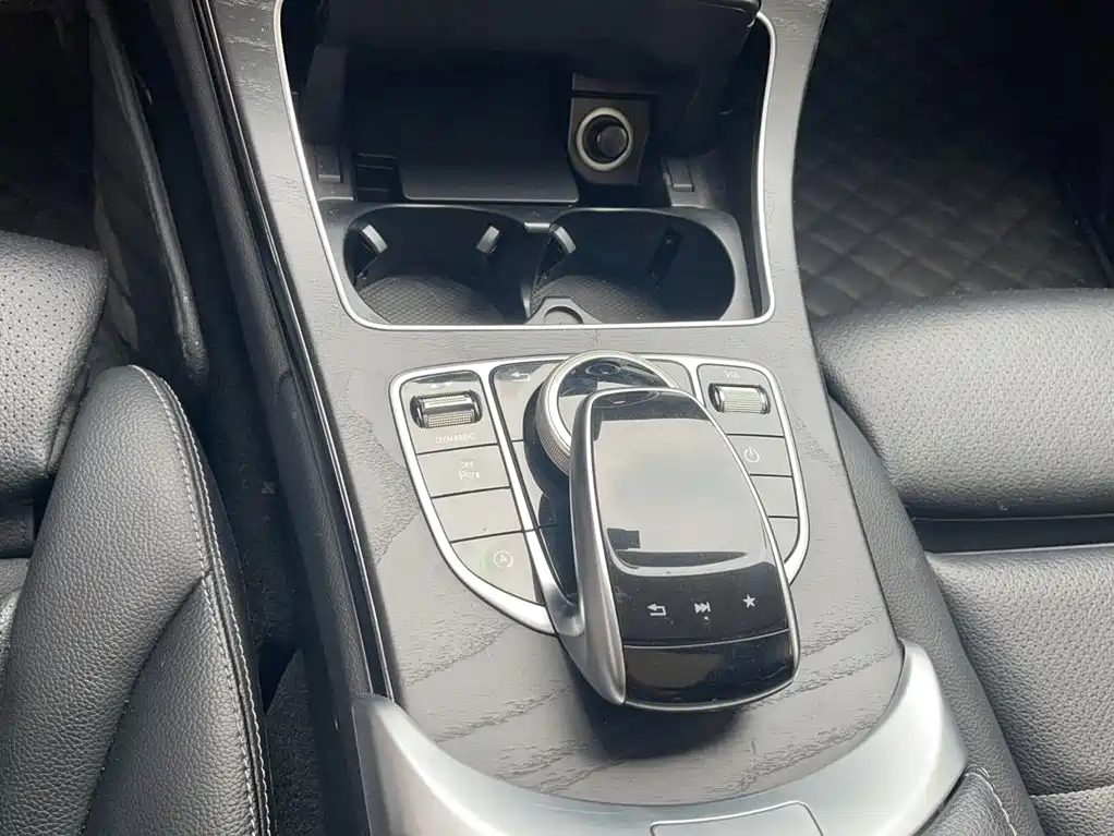 Mercedes-Benz C-Class — миниатюра 8