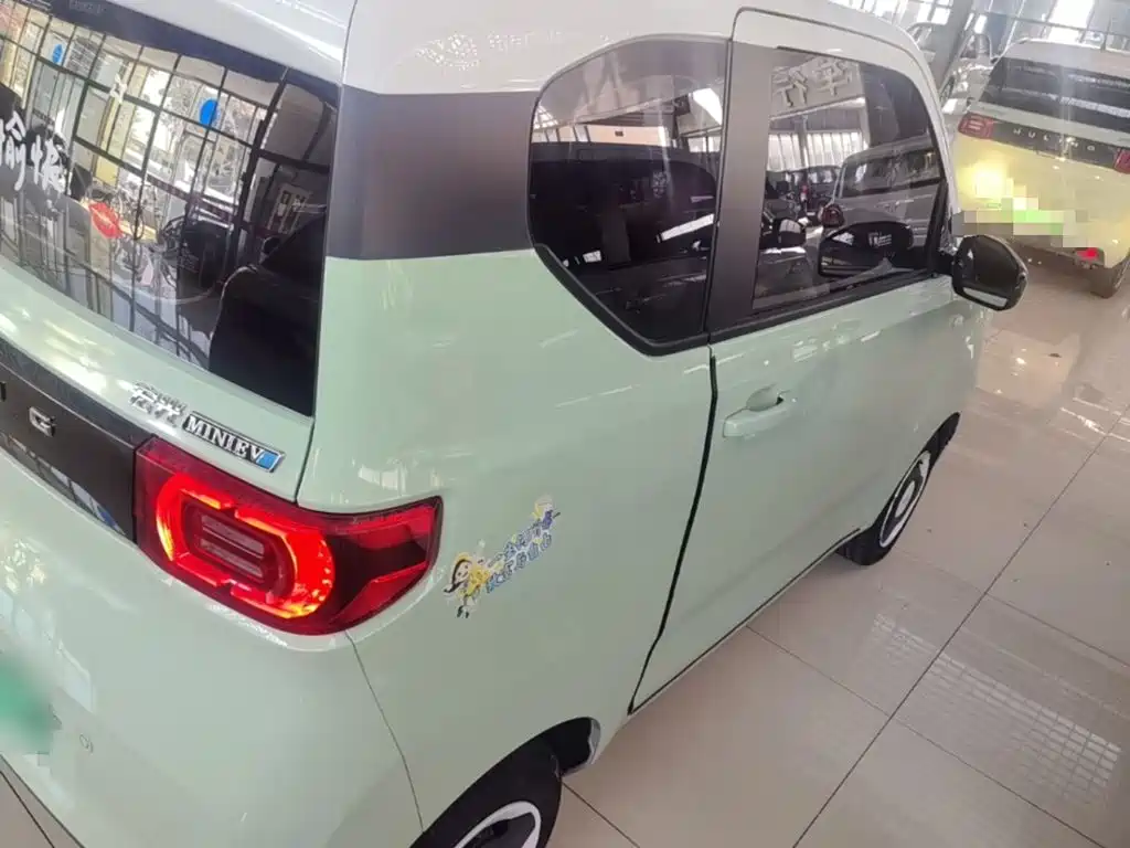 Wuling MINIEV — миниатюра 7