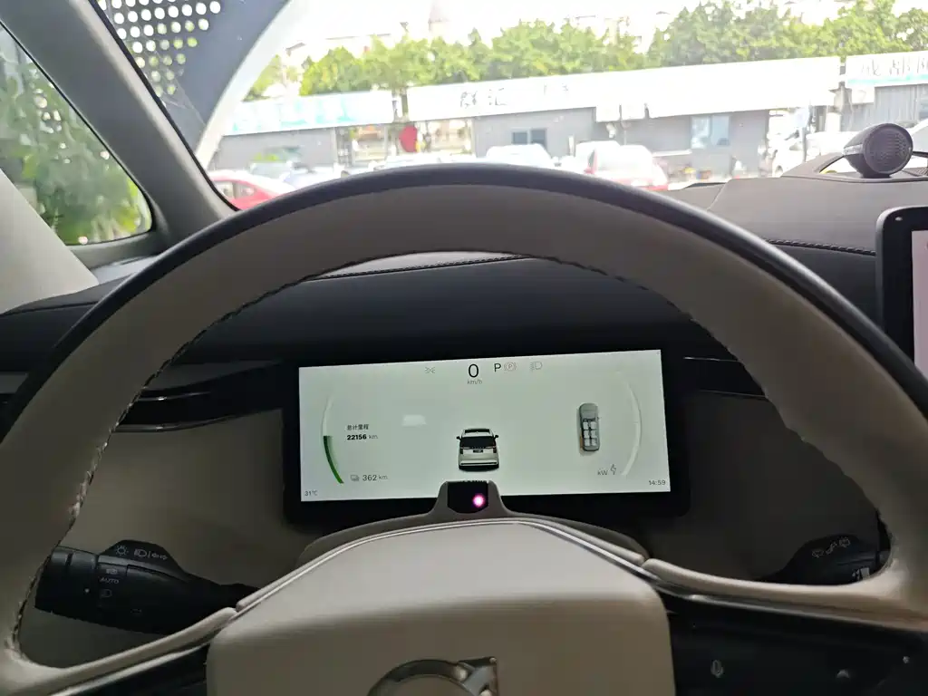 Volvo EM90 — миниатюра 7