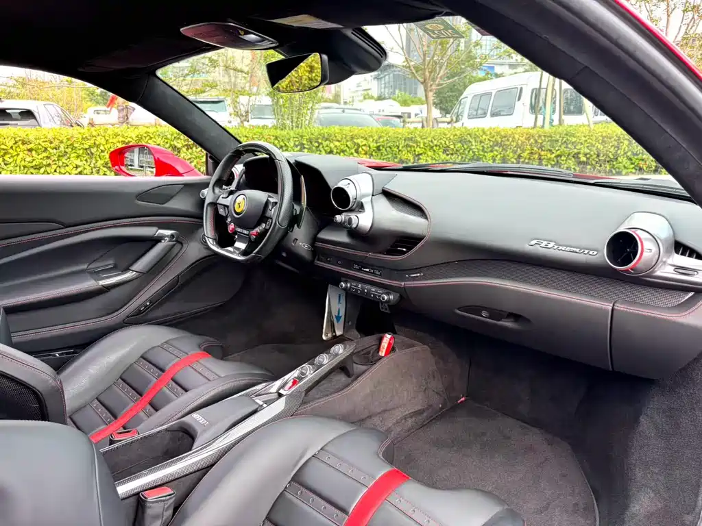 Ferrari F8 Tributo 3.9T V8, фото 4