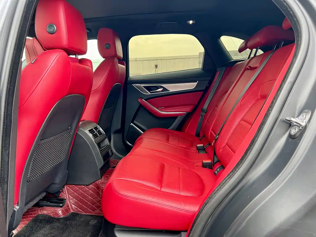 Jaguar F-PACE — миниатюра 18
