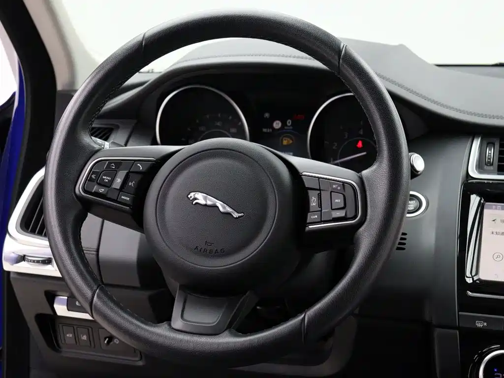 Jaguar E-PACE — миниатюра 12