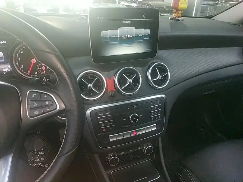 Mercedes-Benz GLA — миниатюра 13