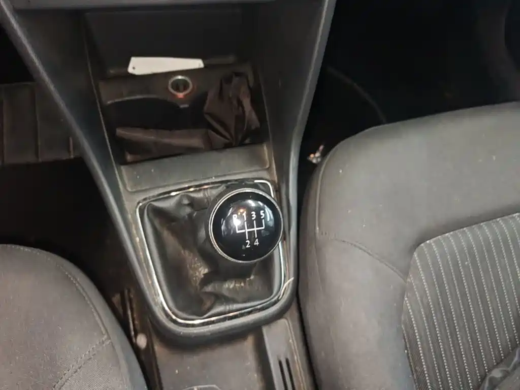 Volkswagen Jetta — миниатюра 19