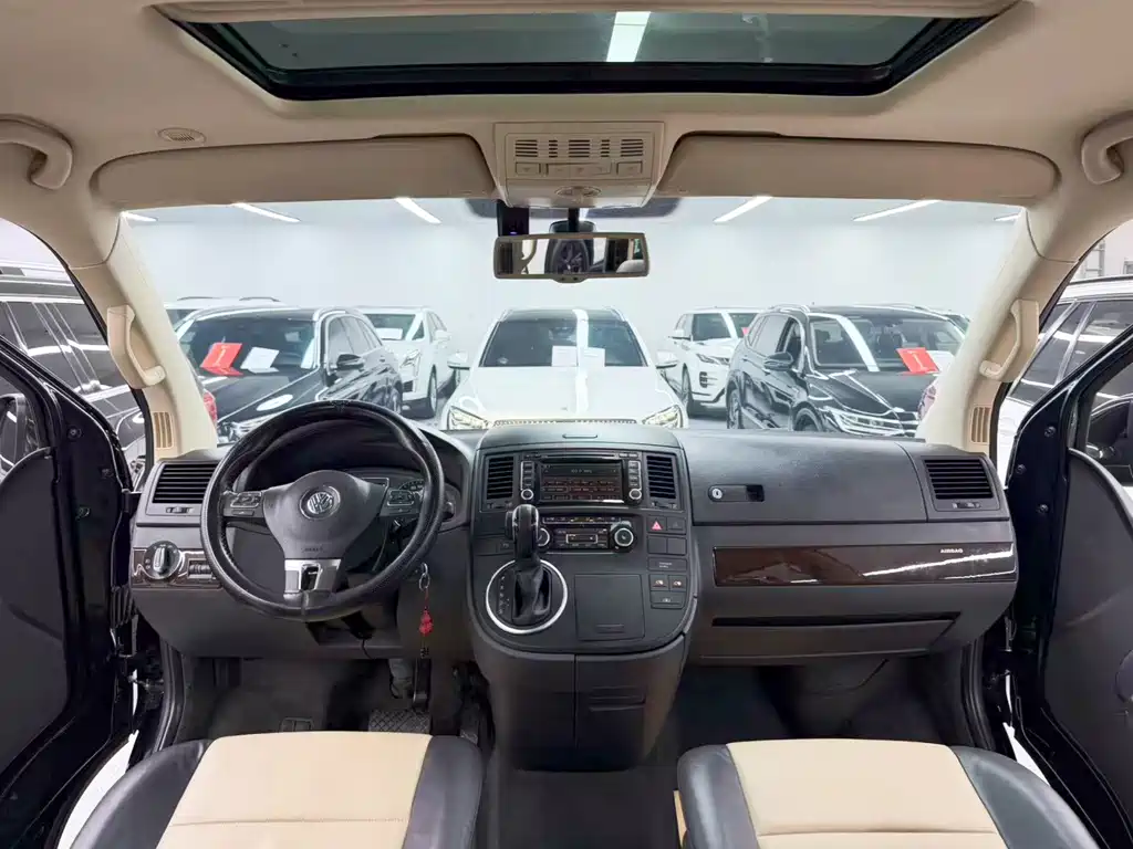 Volkswagen Multivan — миниатюра 9