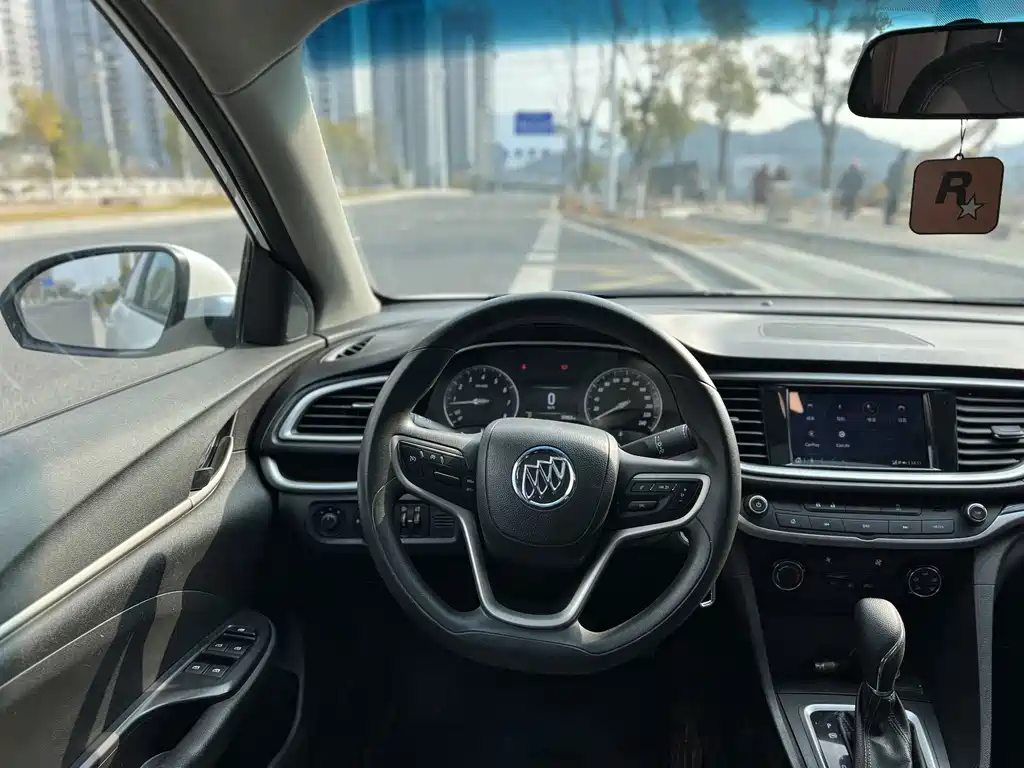 Buick Excelle — миниатюра 7