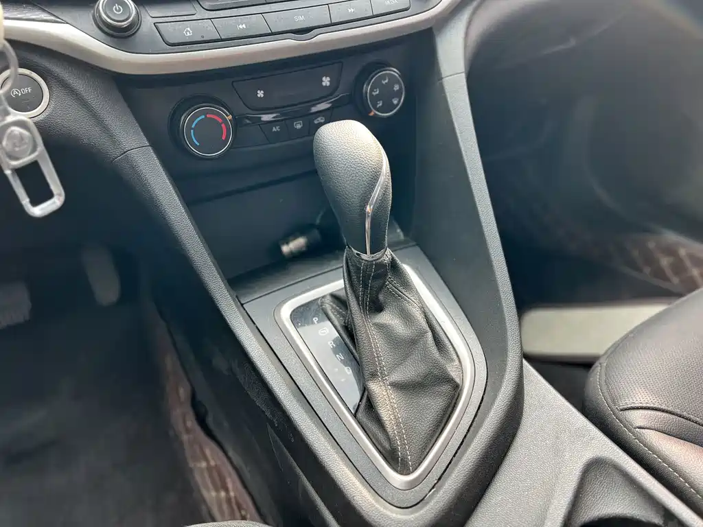 Buick Excelle — миниатюра 11
