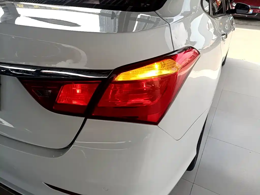 Hyundai Mistra — миниатюра 8