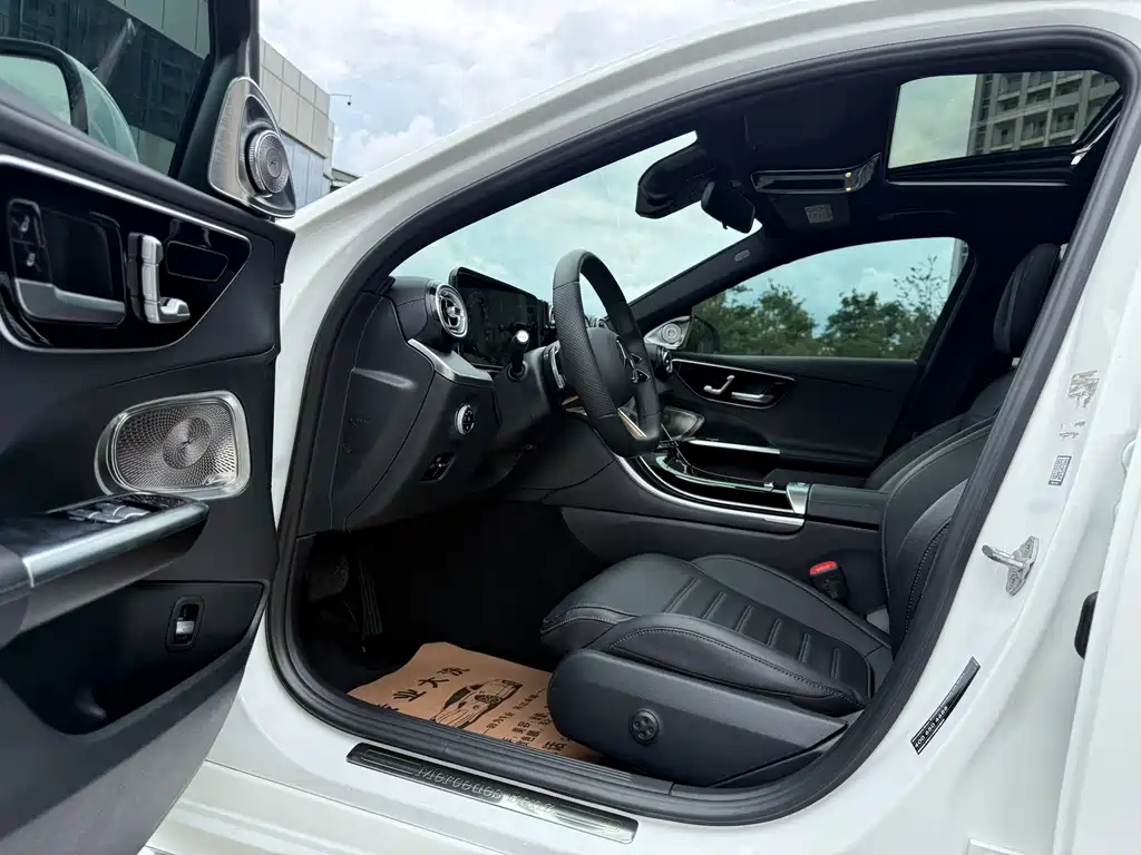 Mercedes-Benz C-Class — миниатюра 4