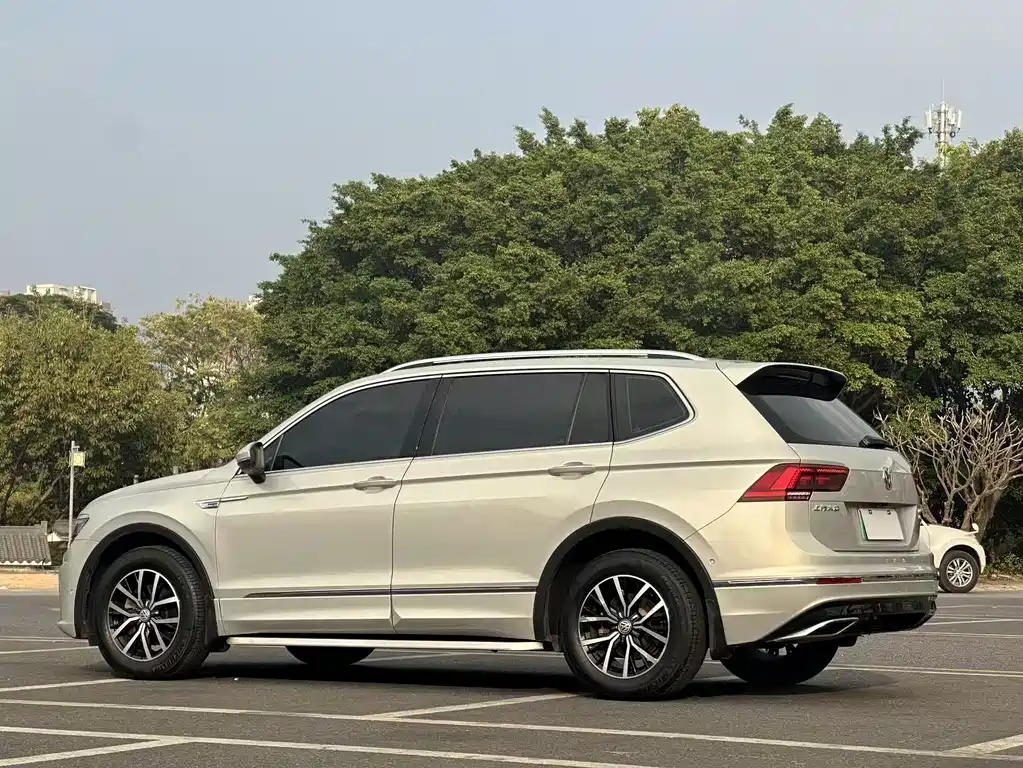 VOLKSWAGEN TIGUAN L NEW ENERGY