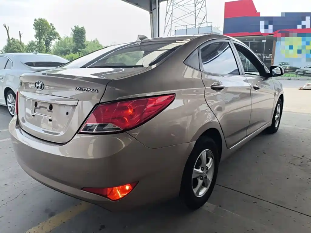 Hyundai Verna — миниатюра 7