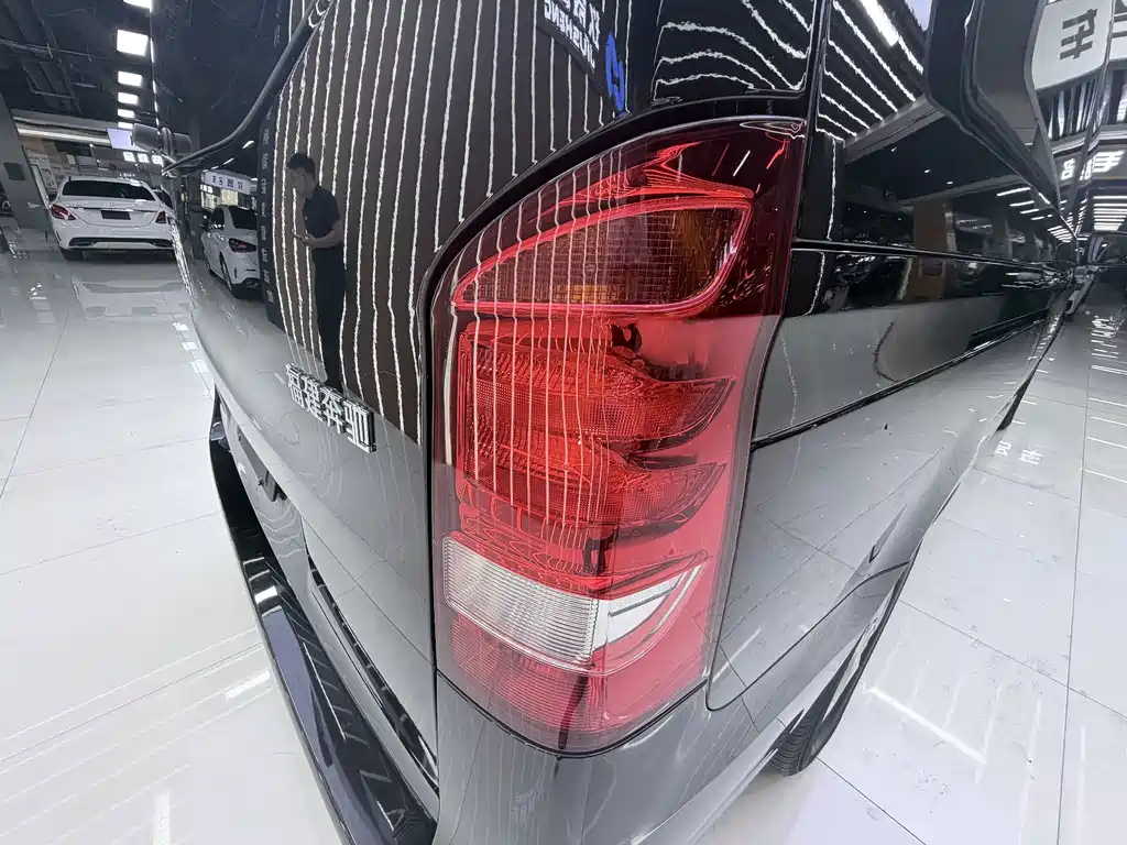Mercedes-Benz Vito — миниатюра 20