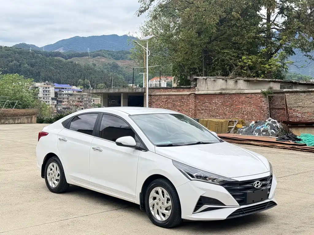 Hyundai Verna — миниатюра 3