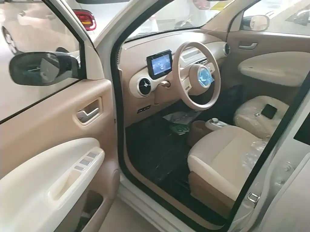 Wuling MINIEV — миниатюра 16