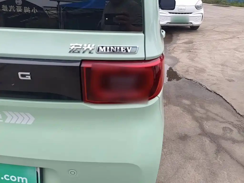 Wuling MINIEV — миниатюра 8
