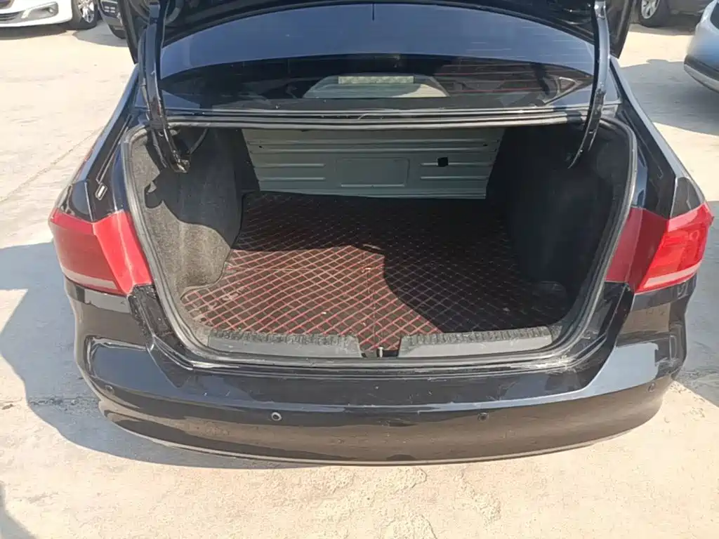 Volkswagen Santana — миниатюра 19