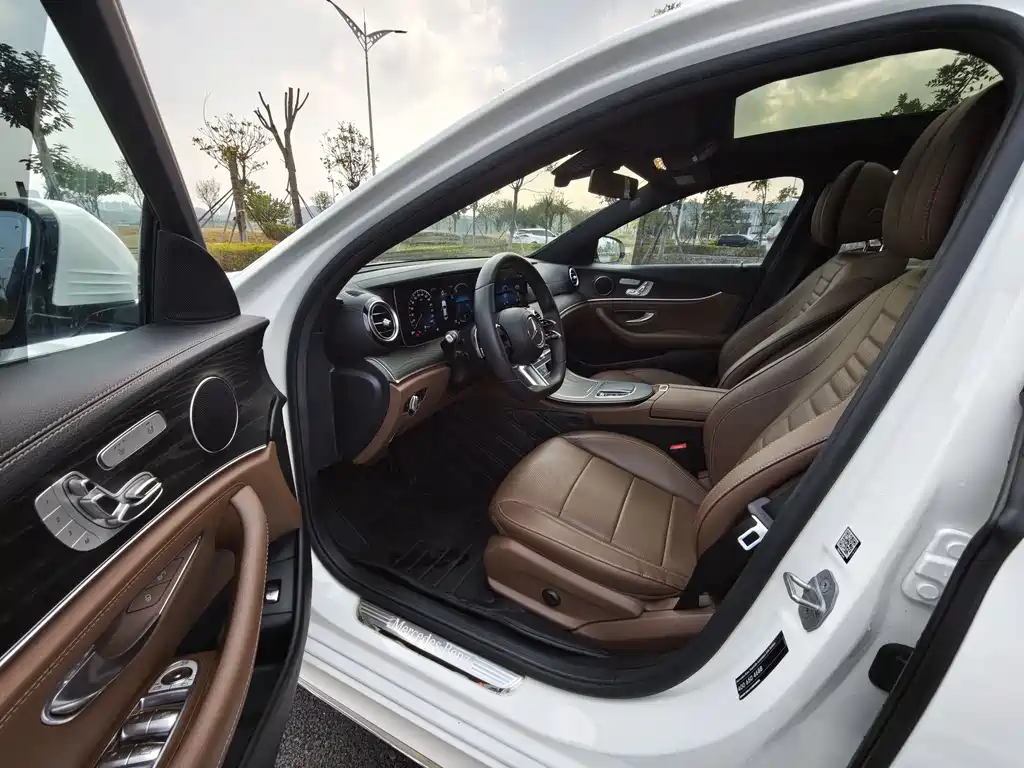 MERCEDES-BENZ E CLASS