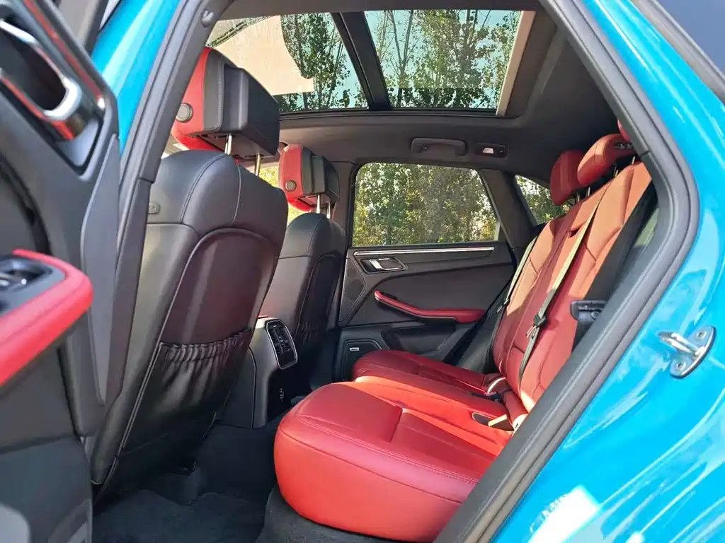 Porsche Macan — миниатюра 5