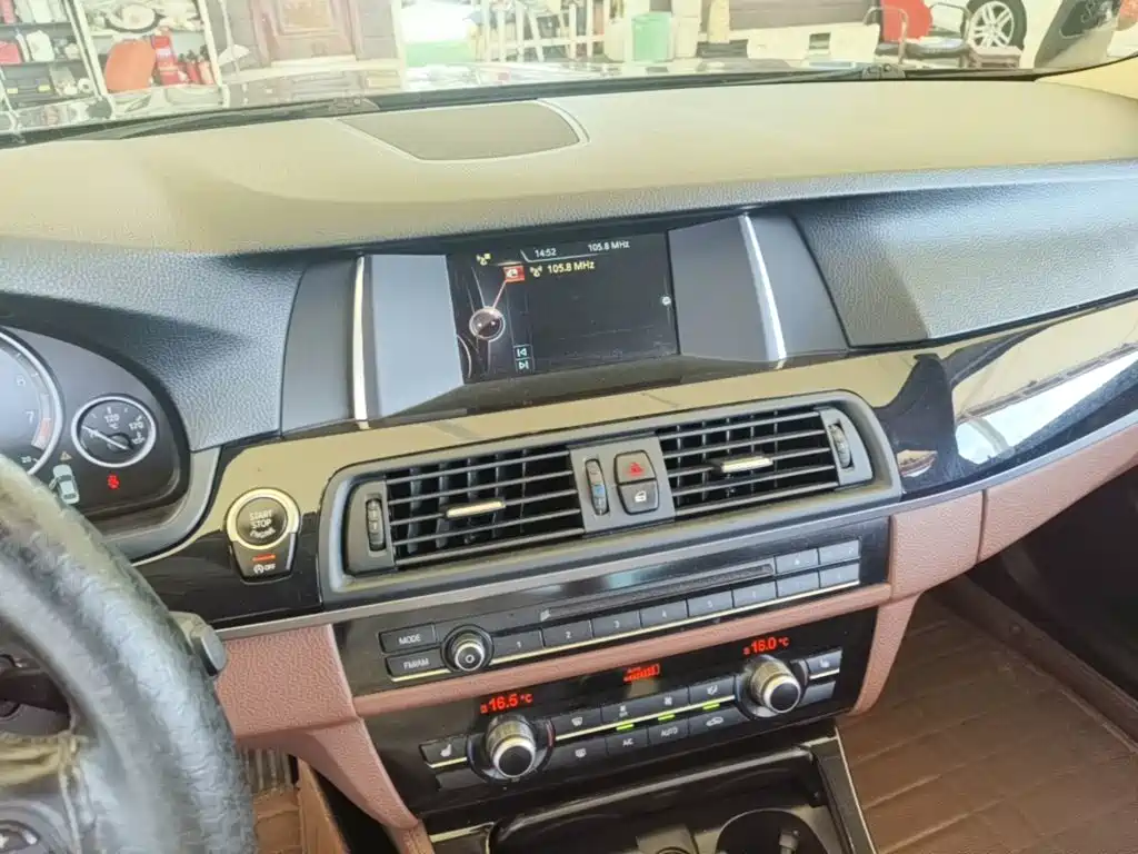 BMW 5 Series — миниатюра 13