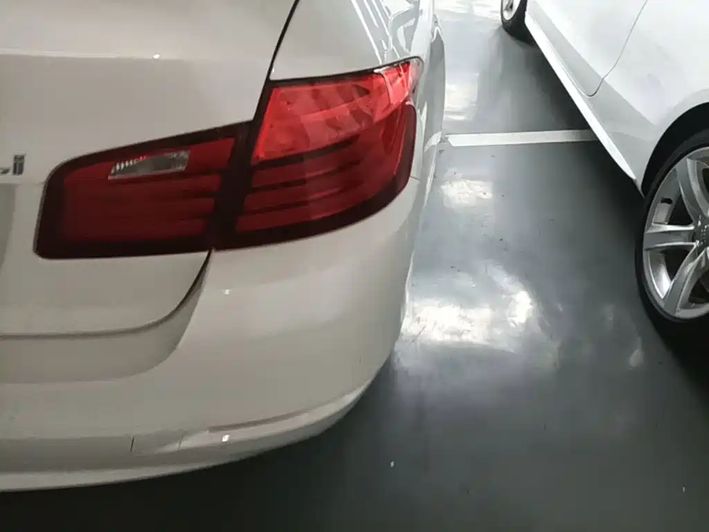 BMW 5 Series — миниатюра 8
