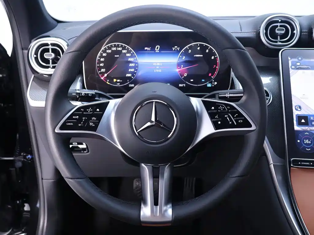 Mercedes-Benz GLC — миниатюра 16
