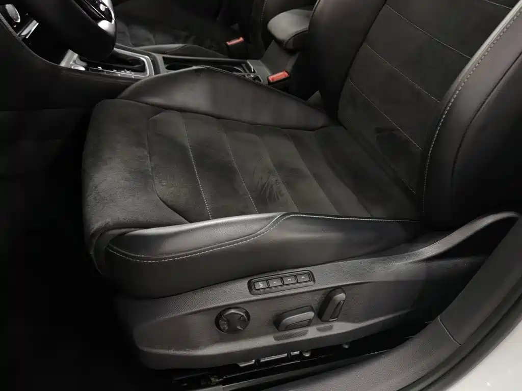 Volkswagen Golf — миниатюра 20