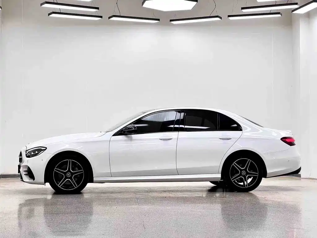 Mercedes-Benz E-Class (Import) — миниатюра 27