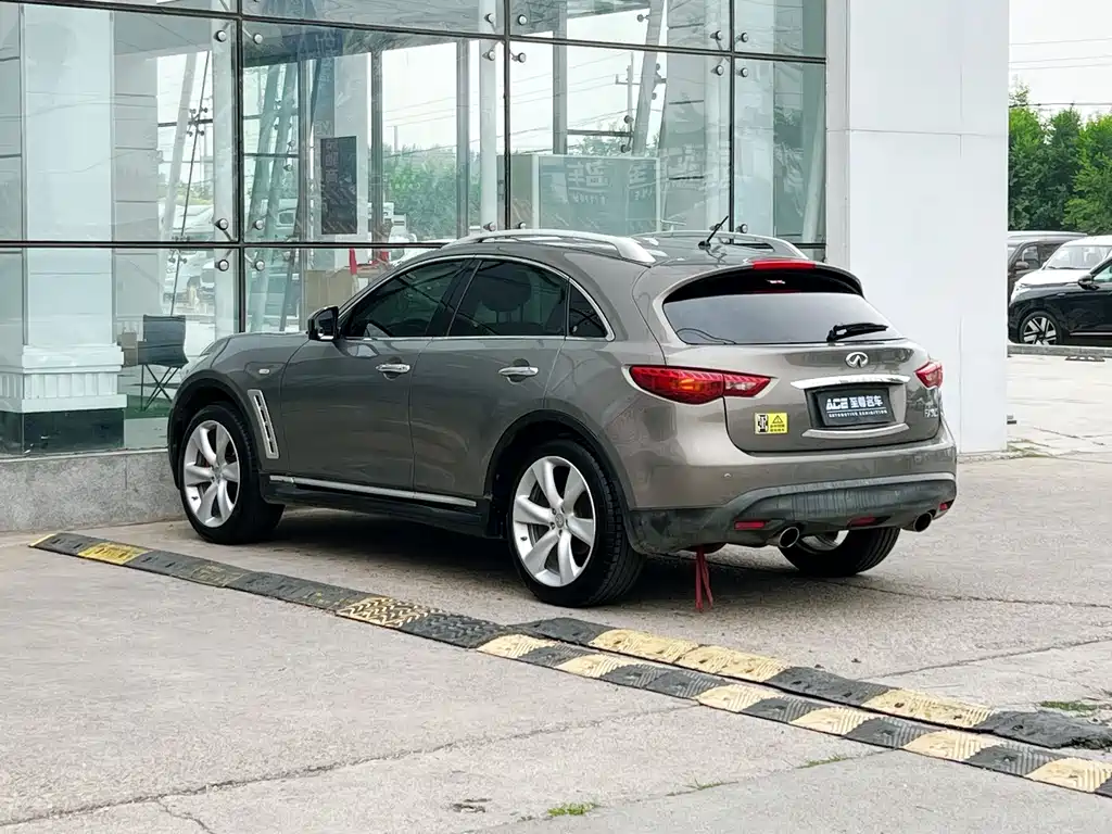 Infiniti FX — миниатюра 6