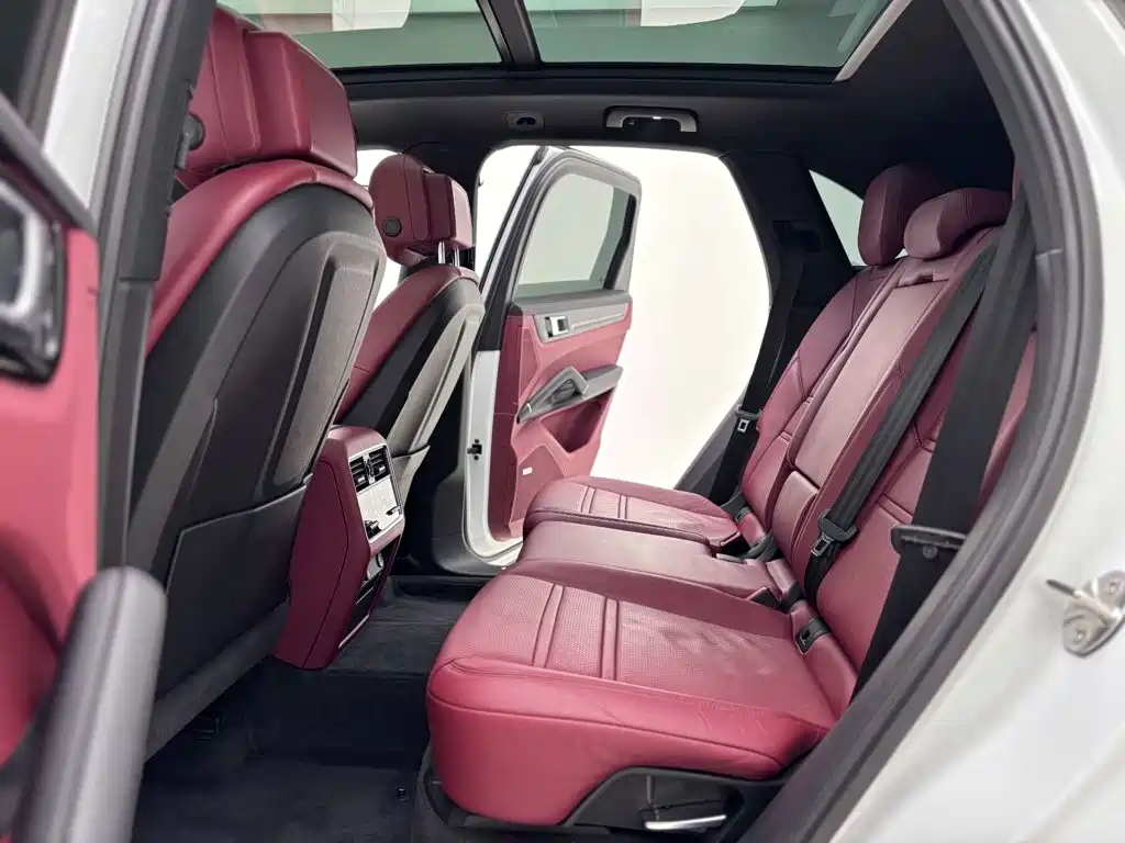 Porsche Cayenne — миниатюра 22