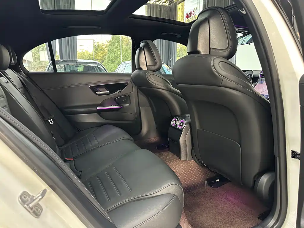 Mercedes-Benz C-Class — миниатюра 32