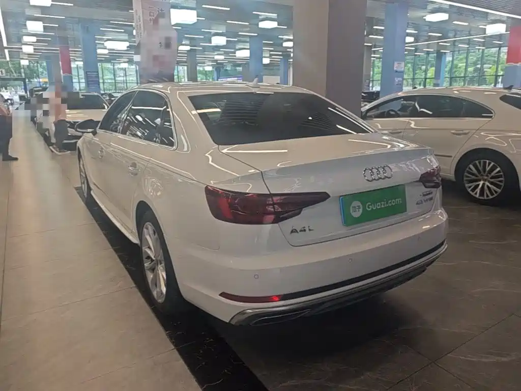Audi A4L 2019 40 TFSI Fashion VI