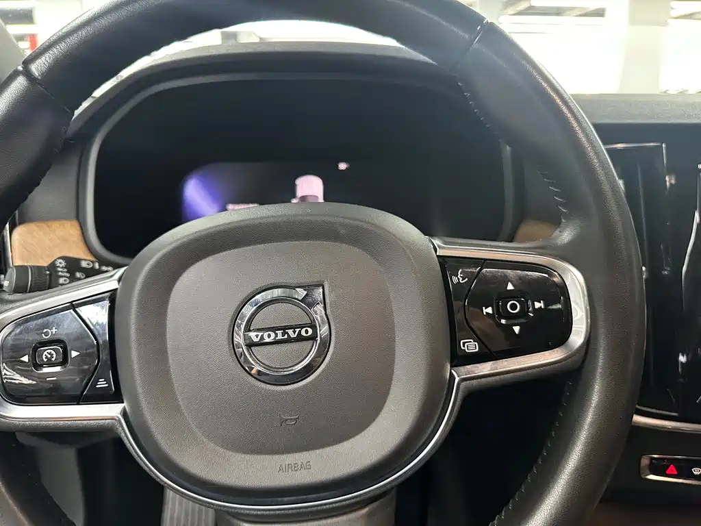 Volvo S90 — миниатюра 7